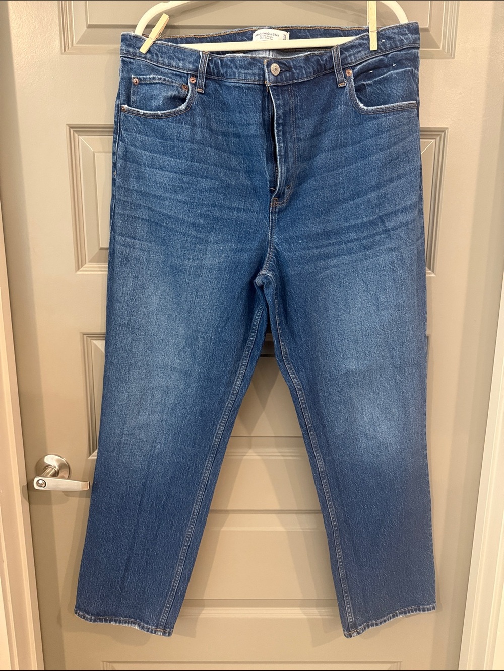 Abercrombie & Fitch Women's Mid-Blue Boyfriend Jeans